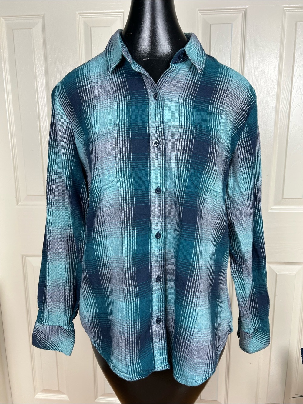 Riders by Lee Teal and Navy Plaid Button-Front all cotton Shirt size L
